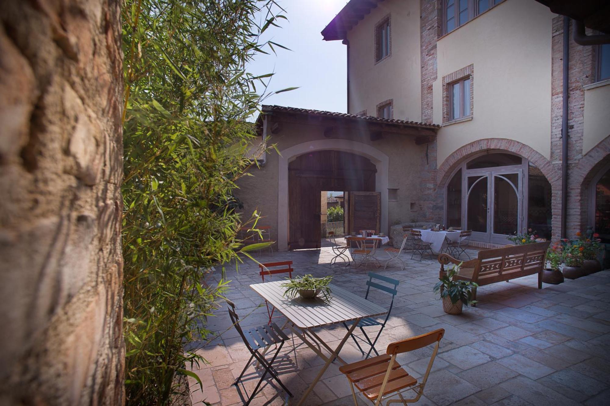 Boutique Hotel Villa Dei Campi Gavardo Exterior photo